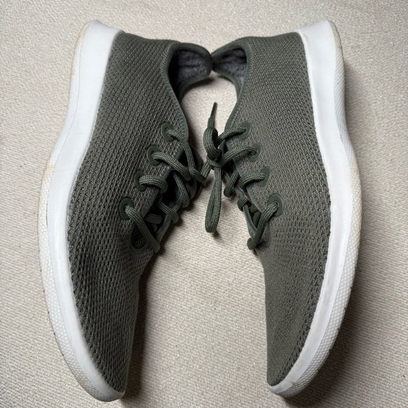 Allbirds Green and White Sneakers Lightweight Knit Design - Picture 5 of 8